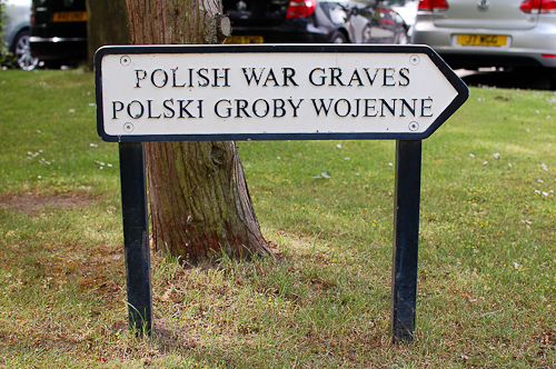 Signpost to Polish War Graves