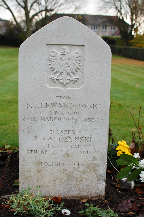 Saturnin Józef Lewandowski Polish War Grave