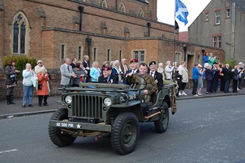 Landrovers lead the Parade - Veterans Memorial Monument, Glasgow