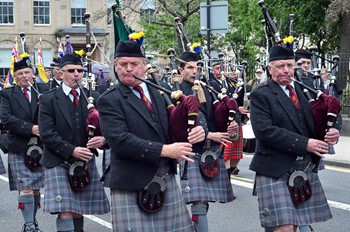 Isle of Cumbrae Pipe Band - Armed Forces Day 2013 Glasgow