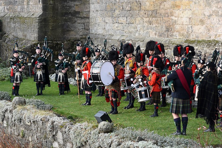 Queen Victoria School Pipe Band - 21 Gun Salute Stirling Castle 2016