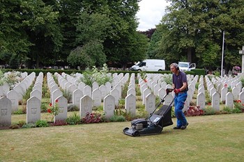 Polish War Graves at Newark - Cutting the Grass