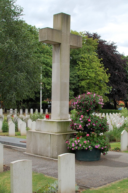 Memorial Cross - Polish Air Force War Graves at Newark