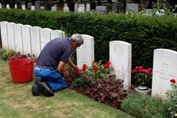 Polish War Graves at Newark- Gardener from CWGC