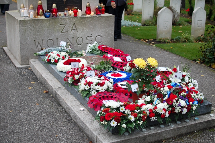 Wreaths at All Souls Ceremony - Polish Airmen, Newark