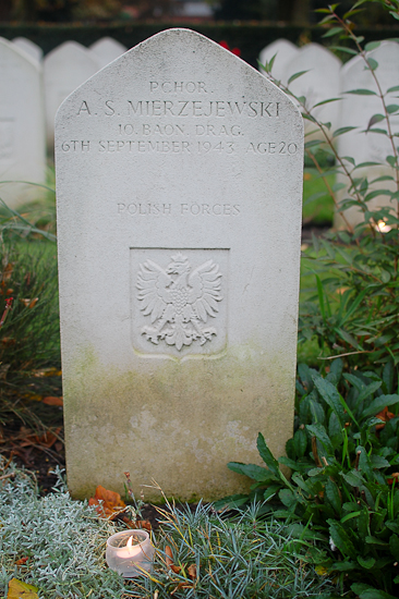 Andrzej Mierzejewski Polish War Grave