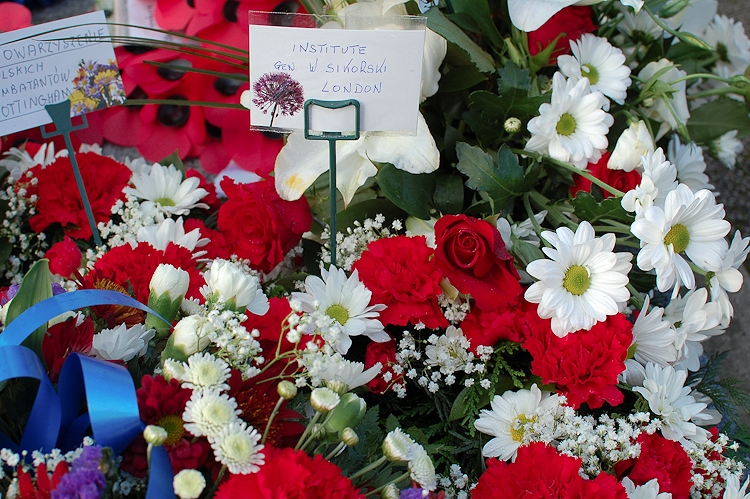 Wreath - General Sikorski Institute London - Newark Cemetery