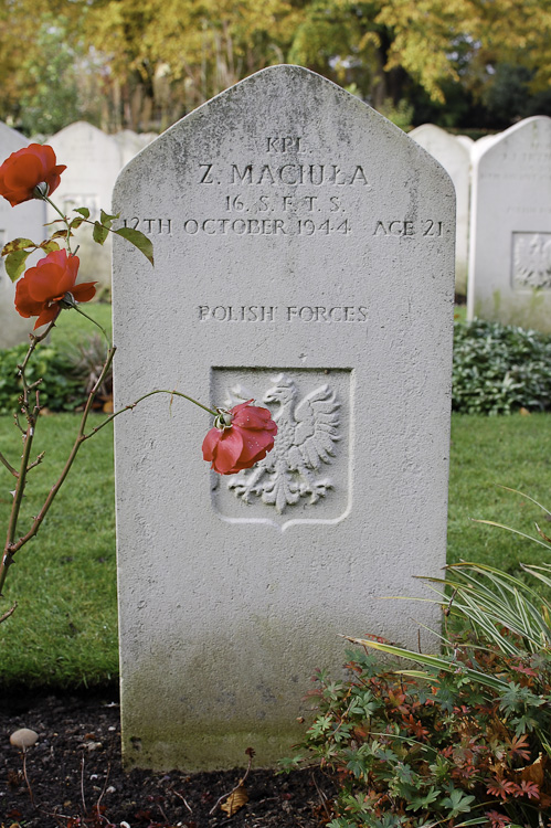 Zdzislaw Maciula Polish War Grave