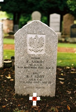 Polish Grave - K Samiec and B J Szot - Grandsable Cemetery, Grangemouth