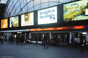 Concourse Glasgow Queen Street 1981 British Rail