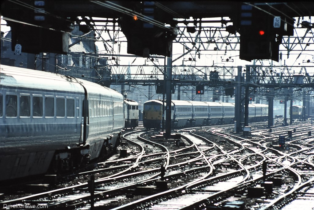 Arrive & Depart Glasgow Central 1981