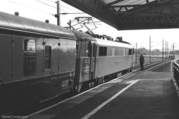 Class 86 no. 211 Carstairs Railway Station 1984 British Rail