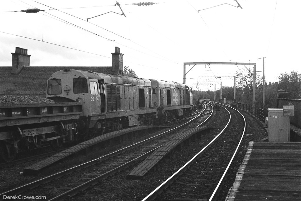 20227 & 20114 Coatbridge Central Railway Station 1988