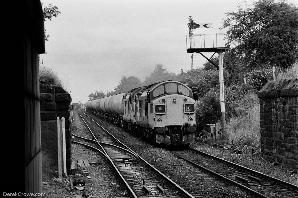 37025 & 37080 Falkirk Grahamston Railway Station 1989