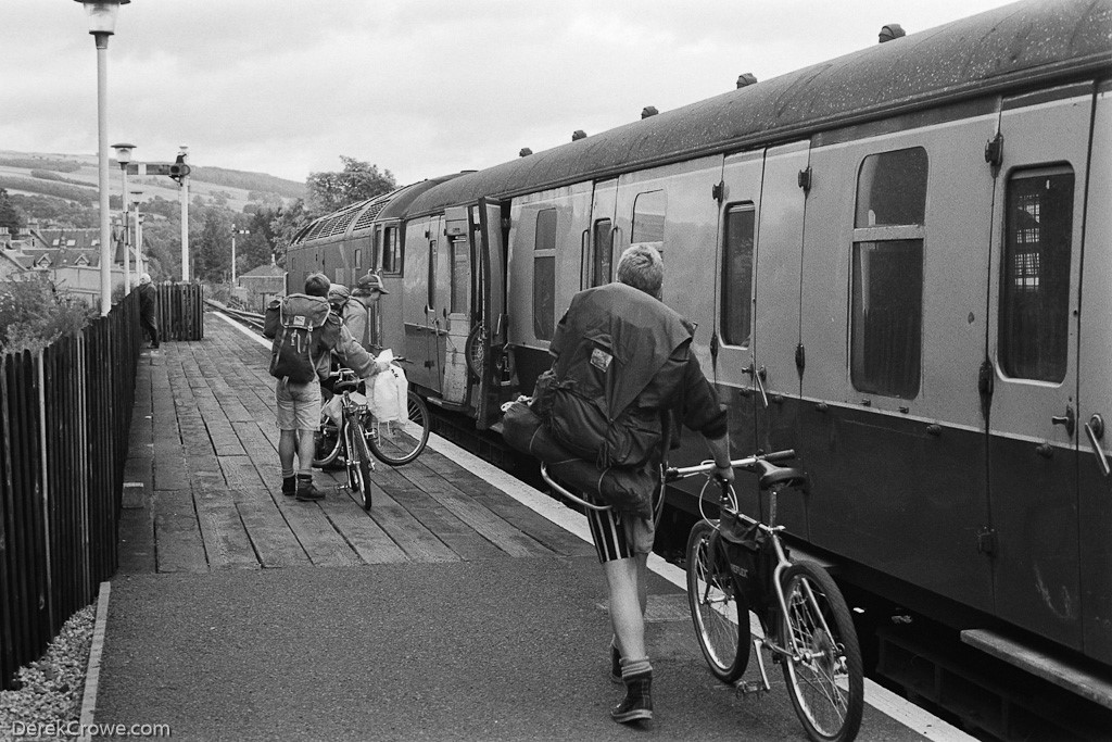 Class 47 no. 636 The Clansman Pitlochry Railway Station 1989