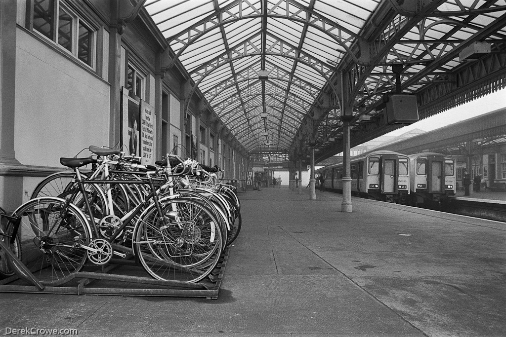 Class 150 Stirling Railway Station 1989