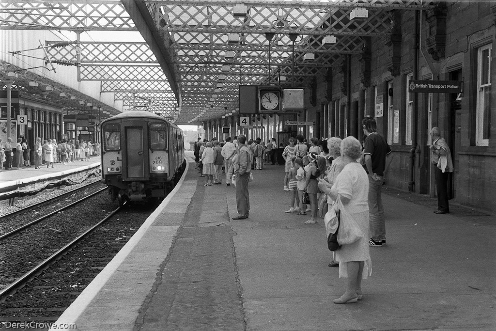 Class 318 Paisley Gilmour Street Station Largs Train 1990