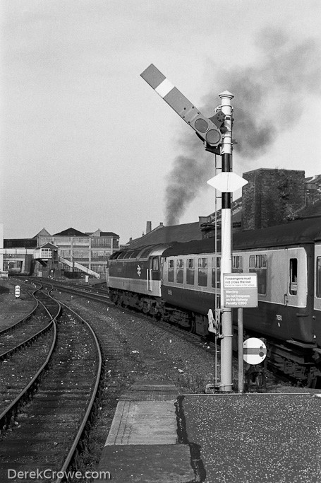 Class 47 no. 711 Arbroath Station 1990